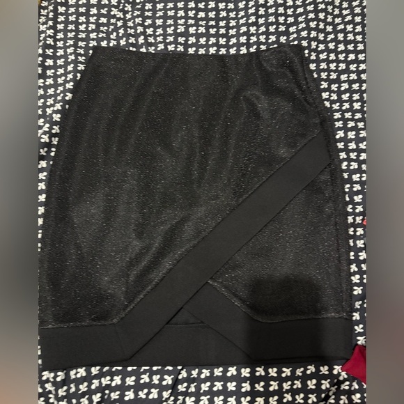 Express Chic Black Skirt with Textured Design - Picture 1 of 5
